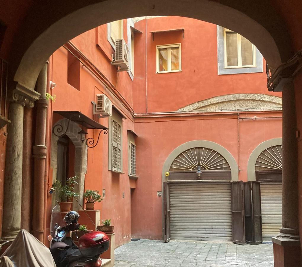 La Casa Blu Nel Cuore Storico Di Napoli Exterior photo